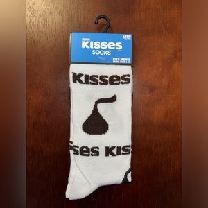 HERSHEY’S KISSES NOVELTY CREW SOCKS NWT MEN’S SHOE SIZE 6-12